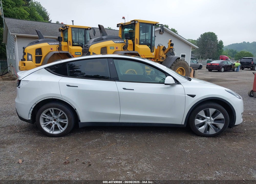 2021 TESLA MODEL Y LONG RANGE DUAL MOTOR ALL-WHEEL DRIVE VIN: 5YJYGDEE7MF208748