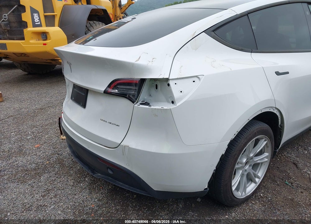 2021 TESLA MODEL Y LONG RANGE DUAL MOTOR ALL-WHEEL DRIVE VIN: 5YJYGDEE7MF208748