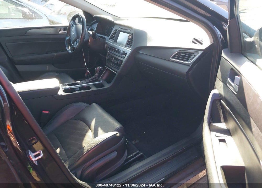 2017 HYUNDAI SONATA SPORT VIN: 5NPE34AF7HH571152