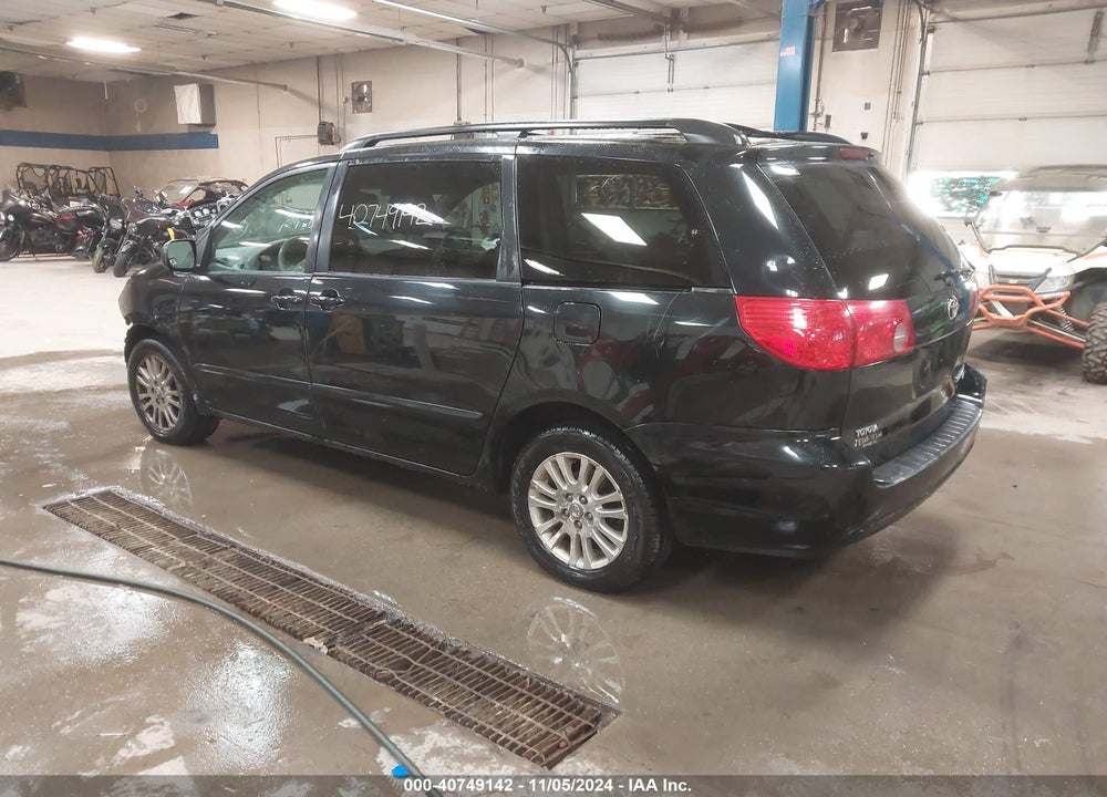 2010 TOYOTA SIENNA LE VIN: 5TDJK4CC4AS031052