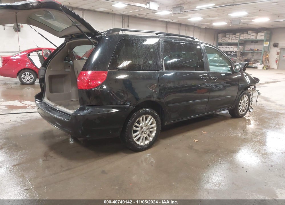 2010 TOYOTA SIENNA LE VIN: 5TDJK4CC4AS031052