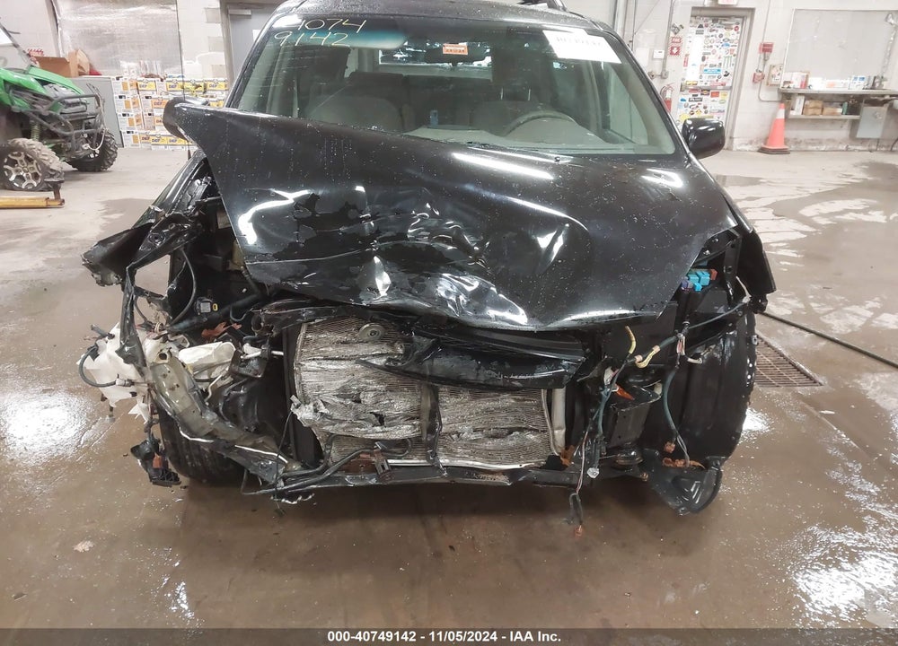 2010 TOYOTA SIENNA LE VIN: 5TDJK4CC4AS031052