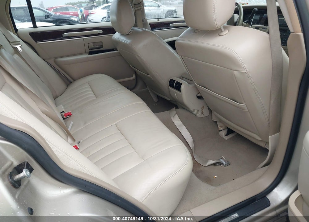 2007 LINCOLN TOWN CAR SIGNATURE VIN: 1LNHM81WX7Y638076