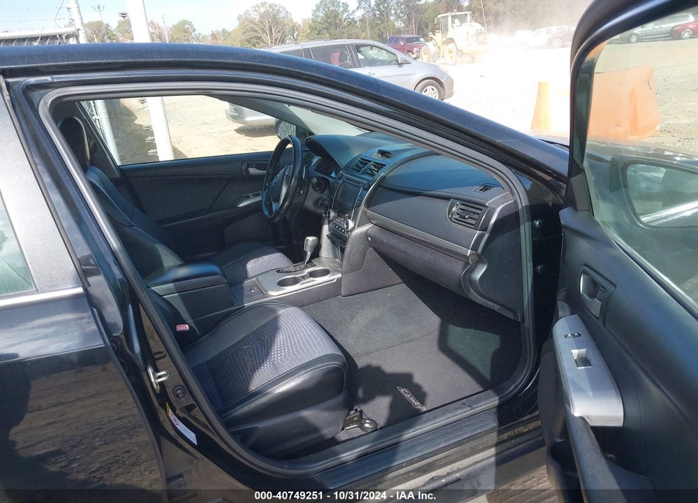 2014 TOYOTA CAMRY SE VIN: 4T1BF1FK0EU473625