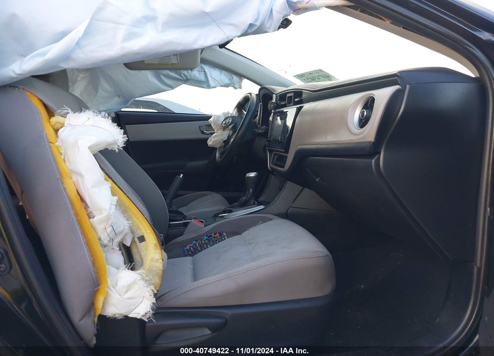 2018 TOYOTA COROLLA LE VIN: 5YFBURHE6JP768641