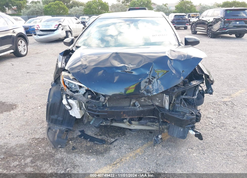 2018 TOYOTA COROLLA LE VIN: 5YFBURHE6JP768641
