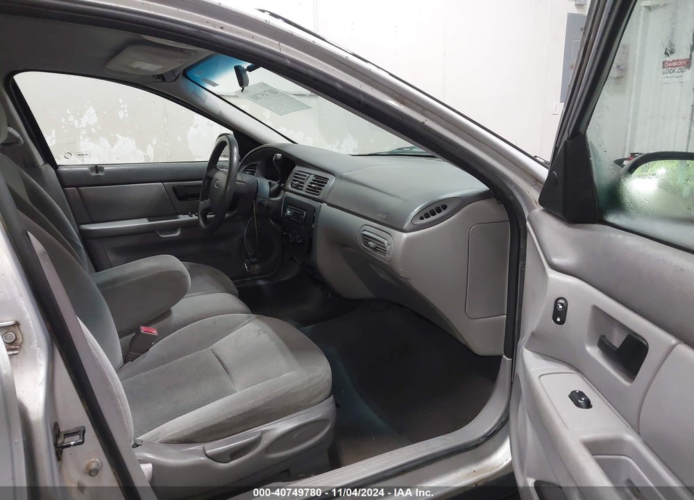 2004 FORD TAURUS SES VIN: 1FAFP55254G199143