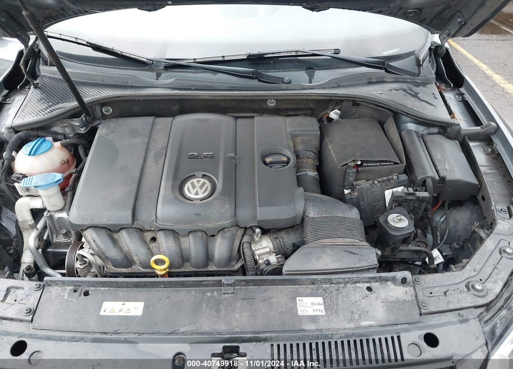2014 VOLKSWAGEN PASSAT 2.5L SE VIN: 1VWBP7A32EC002213