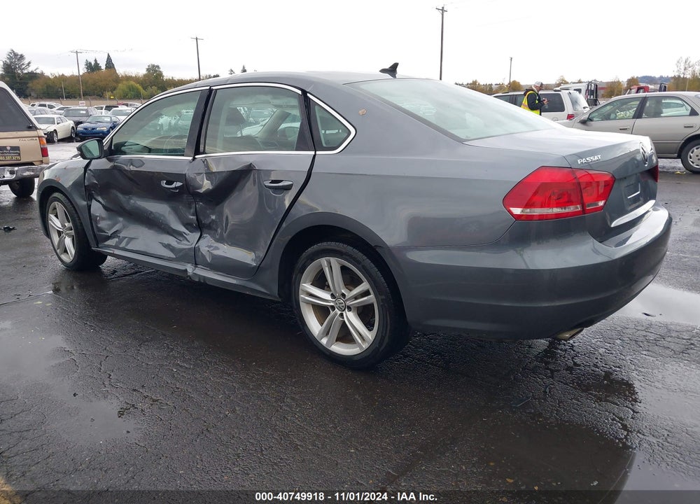 2014 VOLKSWAGEN PASSAT 2.5L SE VIN: 1VWBP7A32EC002213