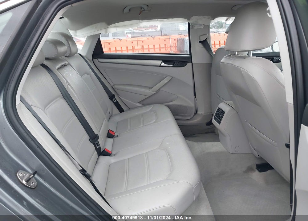 2014 VOLKSWAGEN PASSAT 2.5L SE VIN: 1VWBP7A32EC002213