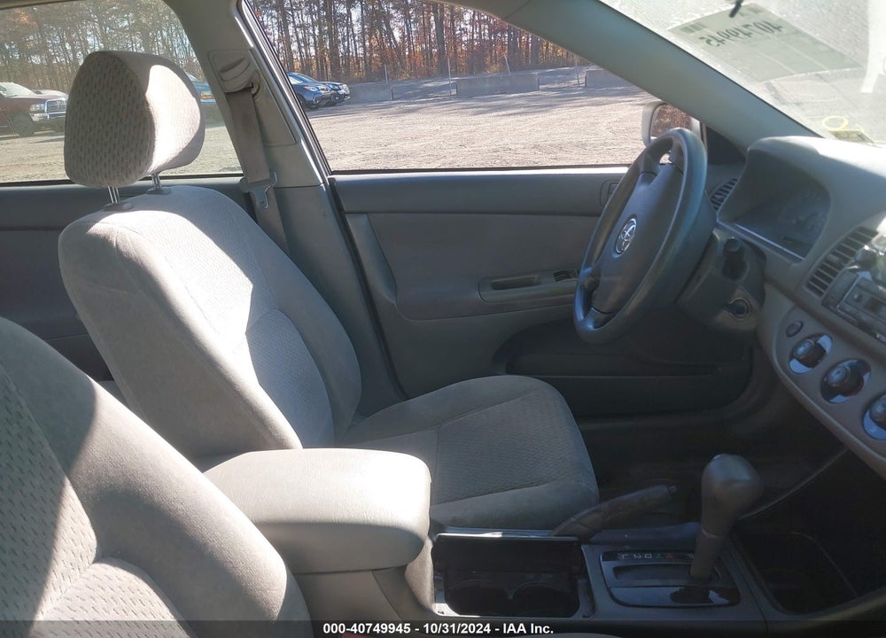 2002 TOYOTA CAMRY LE VIN: 4T1BE32K02U518238