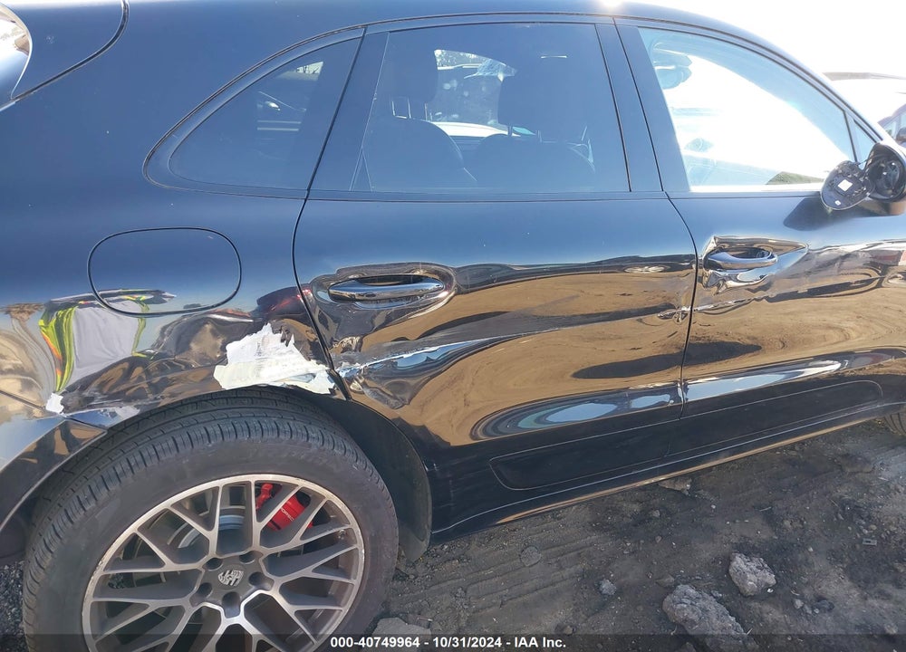 2015 PORSCHE MACAN TURBO VIN: WP1AF2A59FLB97605