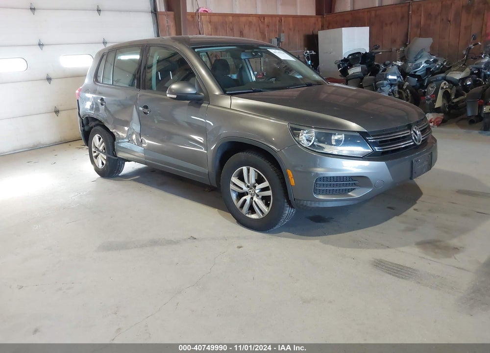 2012 VOLKSWAGEN TIGUAN S VIN: WVGAV7AX5CW003015