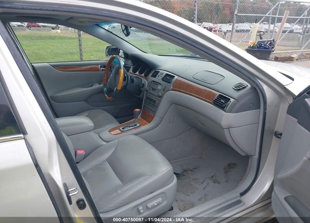 2005 LEXUS ES 330 VIN: JTHBA30G255072931