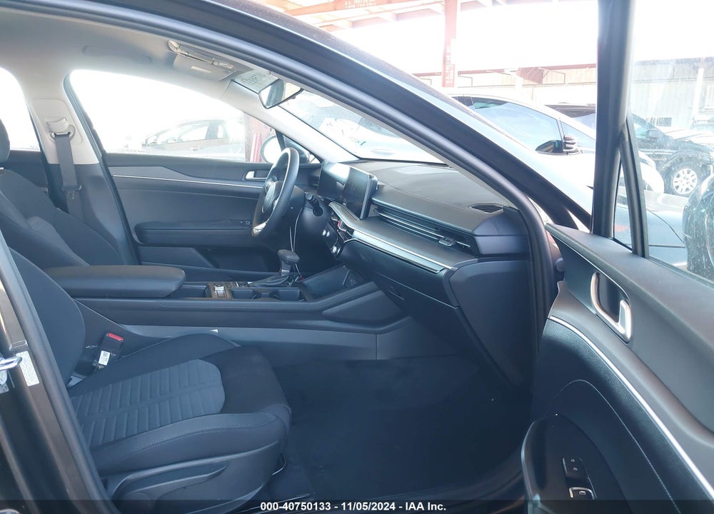 2025 KIA K5 LXS VIN: KNAG24J70S5320241