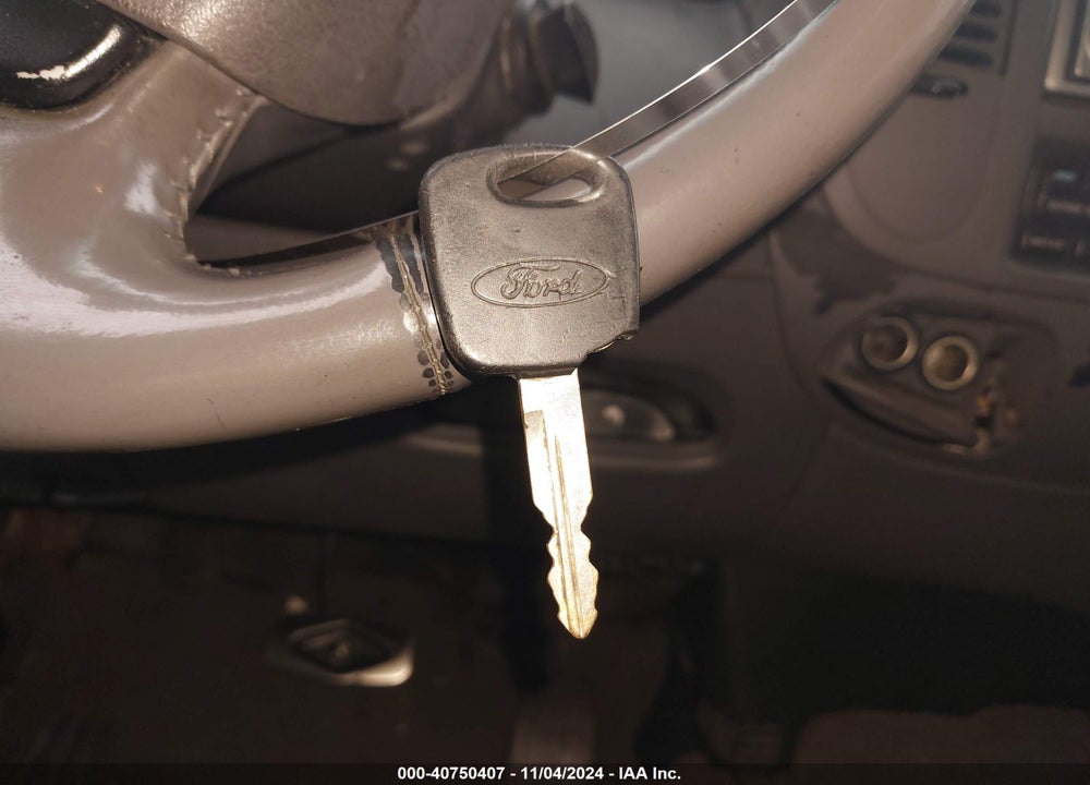 2002 FORD F-150 LARIAT/XLT VIN: 1FTRW07L62KD91426