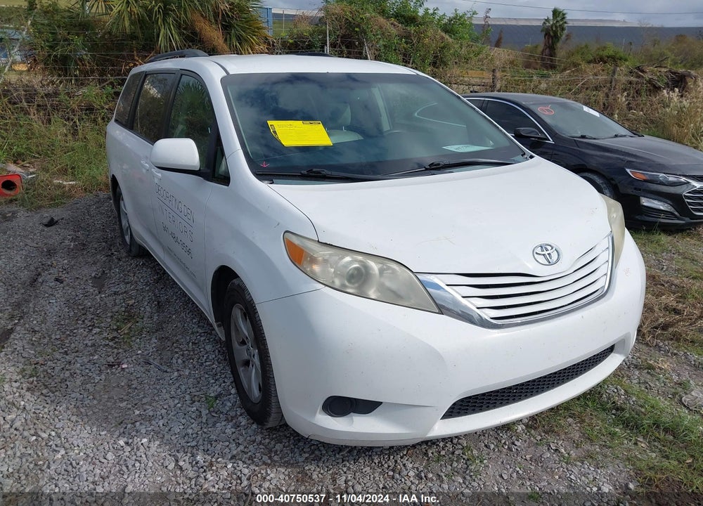 2015 TOYOTA SIENNA LE 8 PASSENGER VIN: 5TDKK3DC3FS563235