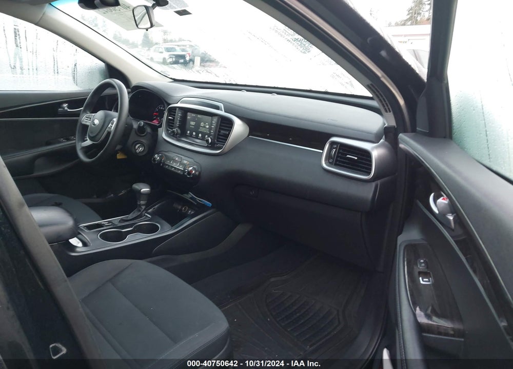 2020 KIA SORENTO 3.3L LX VIN: 5XYPGDA56LG682621