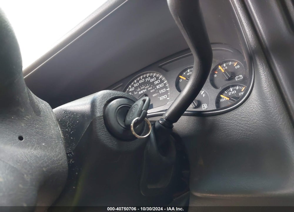 2005 CHEVROLET SILVERADO 1500 LS VIN: 2GCEC13T451377788