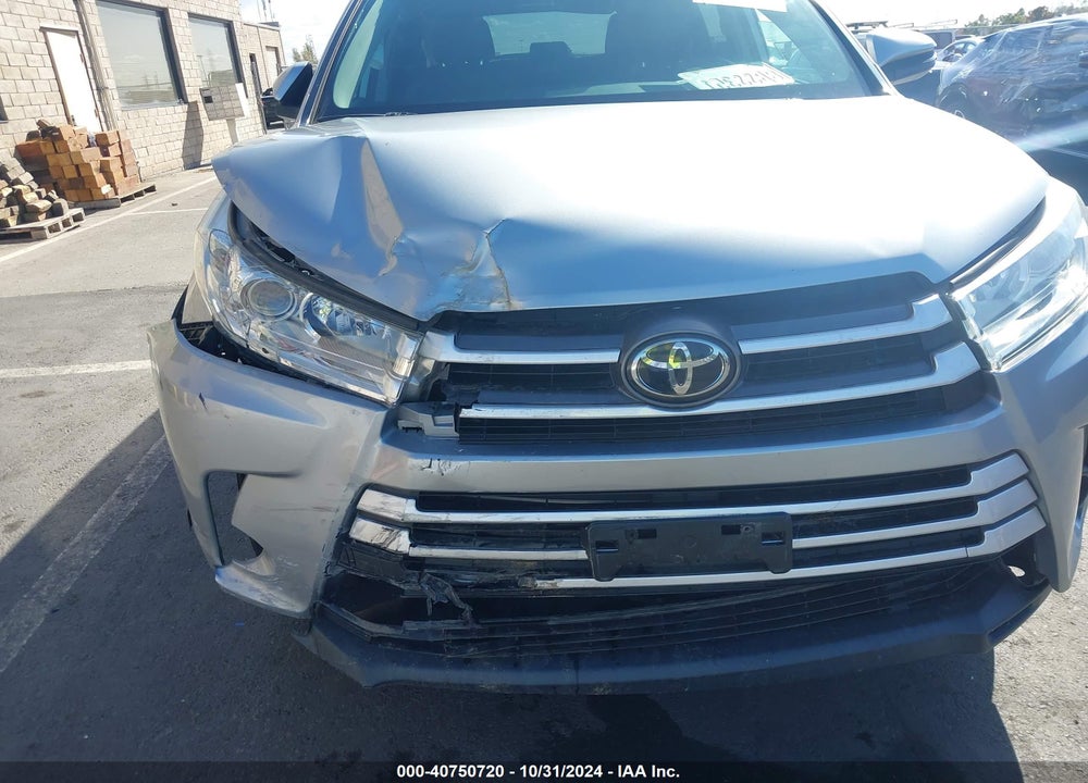2018 TOYOTA HIGHLANDER LE VIN: 5TDZZRFHXJS240282