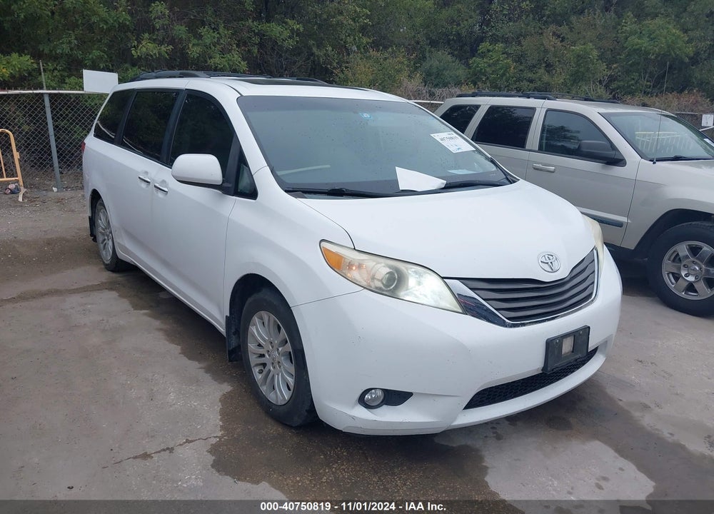 2011 TOYOTA SIENNA XLE V6 VIN: 5TDYK3DC4BS038608