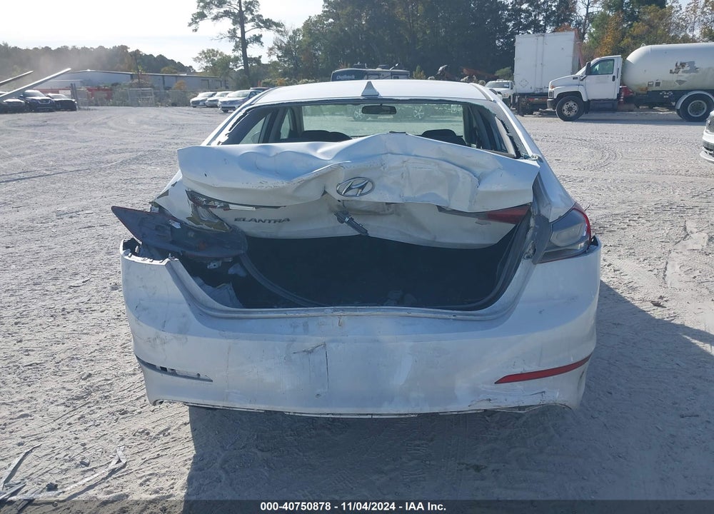 2018 HYUNDAI ELANTRA SEL VIN: 5NPD84LF8JH235929