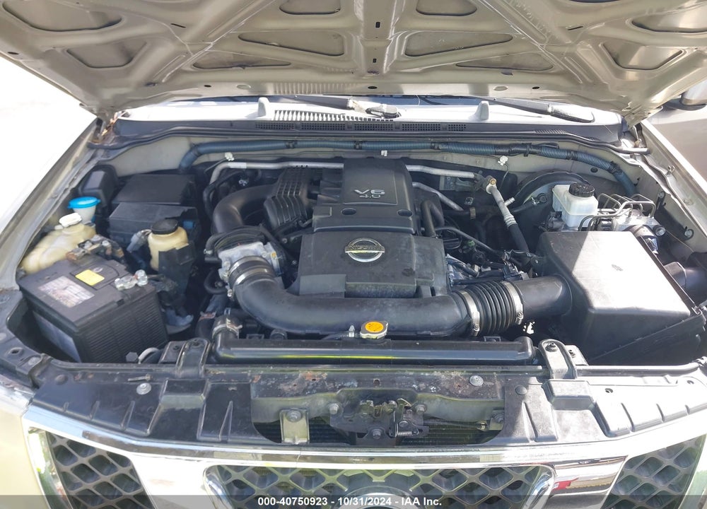 2005 NISSAN FRONTIER LE VIN: 1N6AD07U35C425572