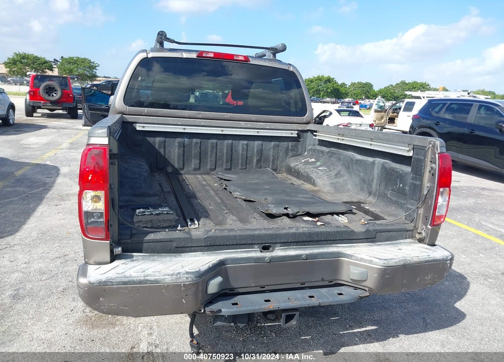 2005 NISSAN FRONTIER LE VIN: 1N6AD07U35C425572