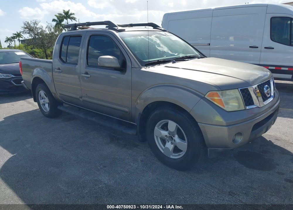 2005 NISSAN FRONTIER LE VIN: 1N6AD07U35C425572