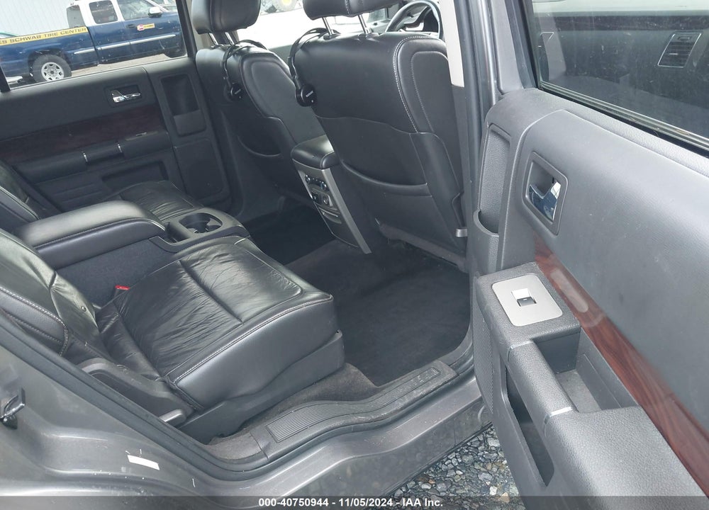 2009 FORD FLEX SEL VIN: 2FMEK62C09BA01912