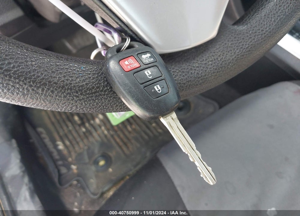 2018 TOYOTA COROLLA LE VIN: 5YFBURHE7JP831522