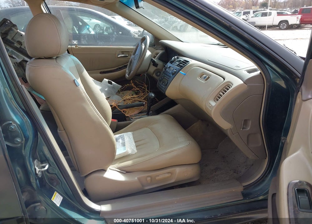 2002 HONDA ACCORD 3.0 EX VIN: 1HGCG165X2A057046