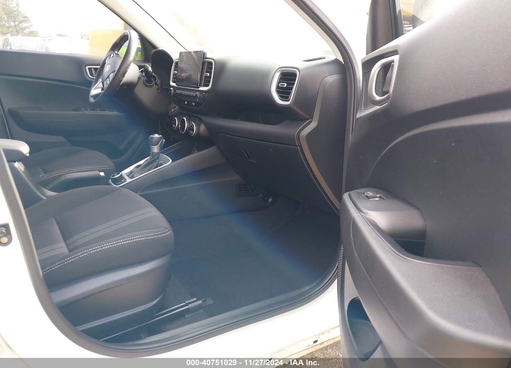 2021 HYUNDAI VENUE SEL VIN: KMHRC8A36MU083935
