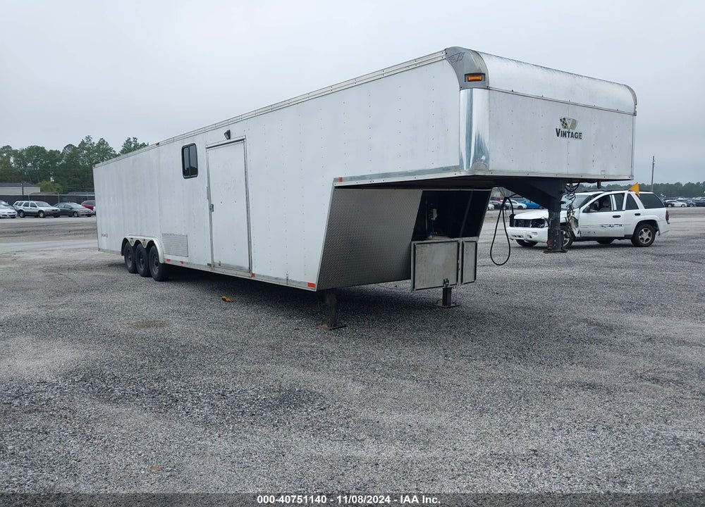 2004 TRAILER 3200 VIN: 5BWUV403841000832