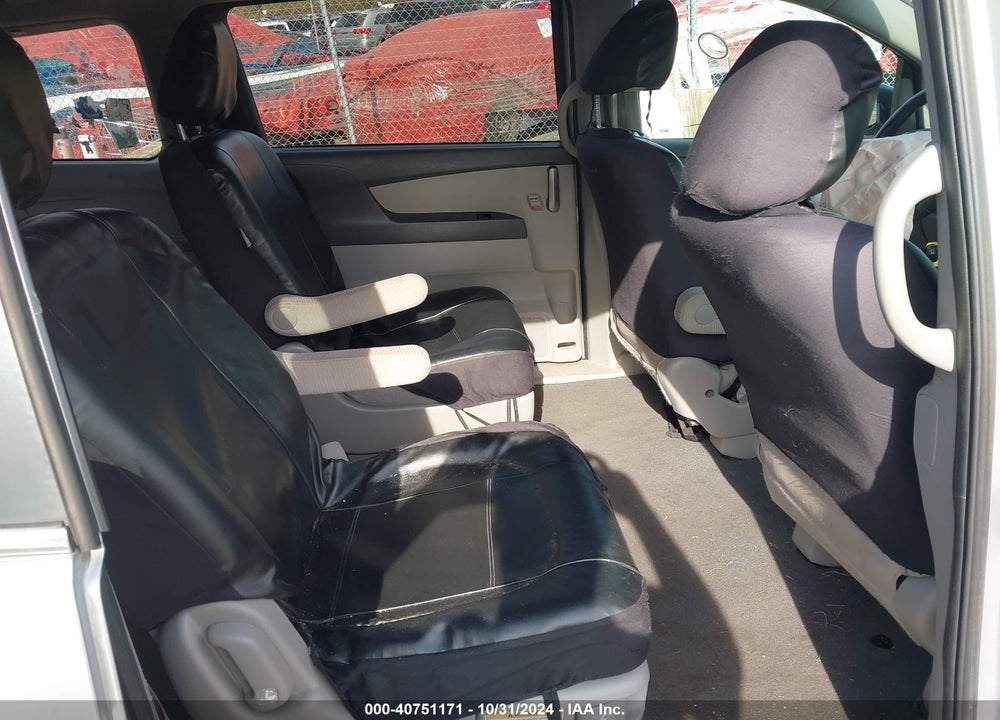2011 HONDA ODYSSEY LX VIN: 5FNRL5H25BB043111