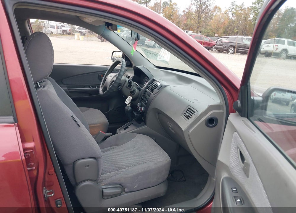2007 HYUNDAI TUCSON GLS VIN: KM8JM12B67U648907