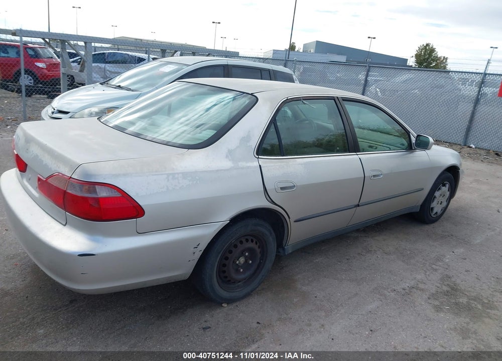1999 HONDA ACCORD LX VIN: 1HGCG5646XA098201