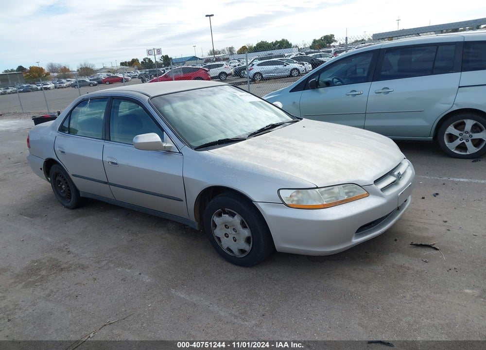 1999 HONDA ACCORD LX VIN: 1HGCG5646XA098201