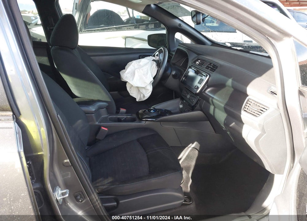 2018 NISSAN LEAF SV VIN: 1N4AZ1CP5JC315603