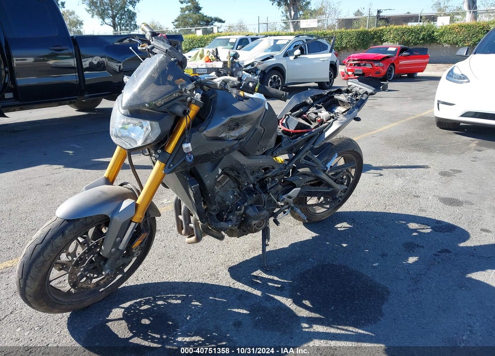 2015 YAMAHA FZ09 C VIN: JYARN33Y1FA002088