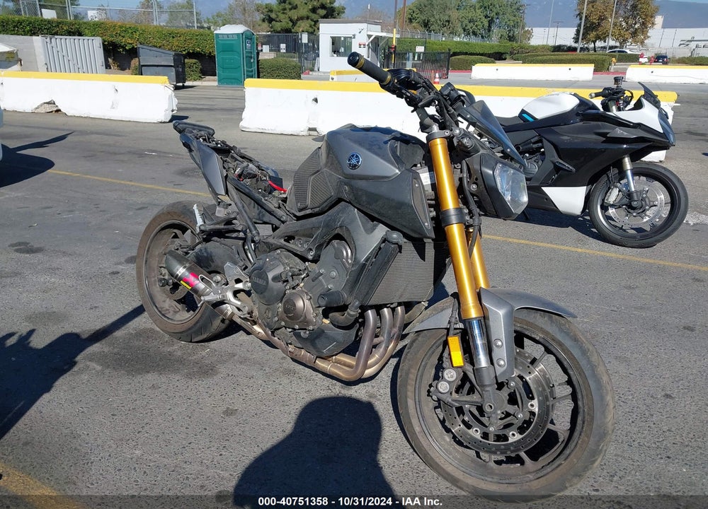 2015 YAMAHA FZ09 C VIN: JYARN33Y1FA002088