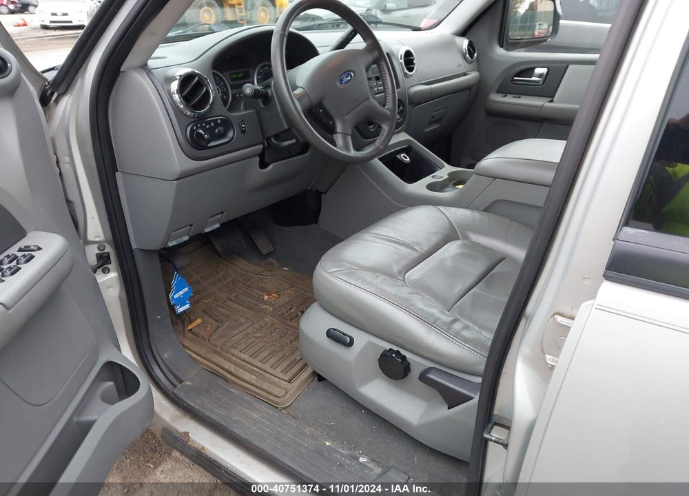 2005 FORD EXPEDITION NBX/XLT VIN: 1FMFU16505LA76570
