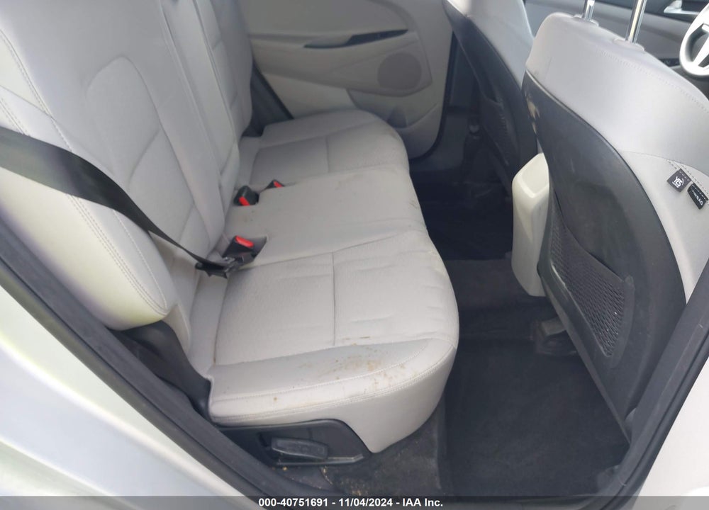 2019 HYUNDAI TUCSON SE VIN: KM8J23A43KU029680