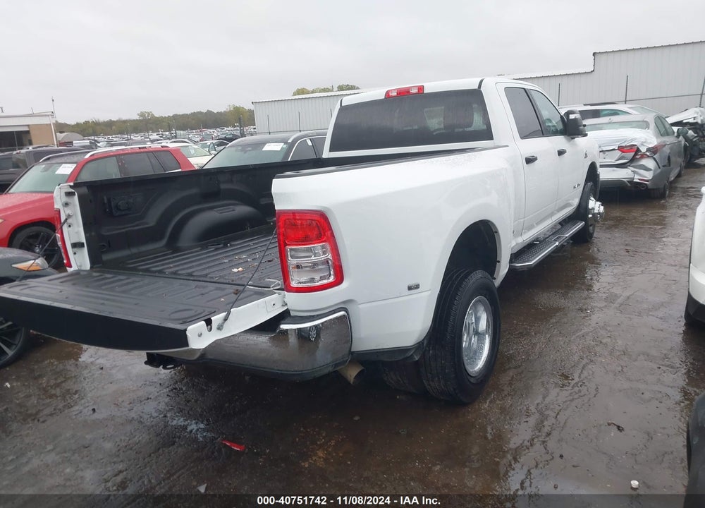 2024 RAM 3500 BIG HORN  4X4 8' BOX VIN: 3C63RRHL6RG271764