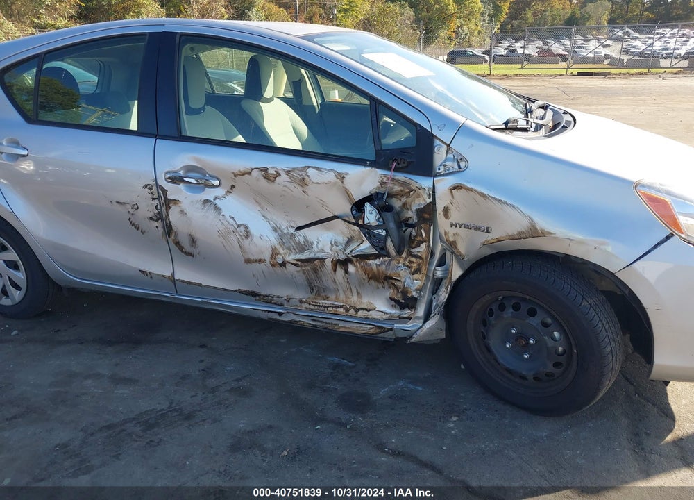 2015 TOYOTA PRIUS C ONE VIN: JTDKDTB38F1585144