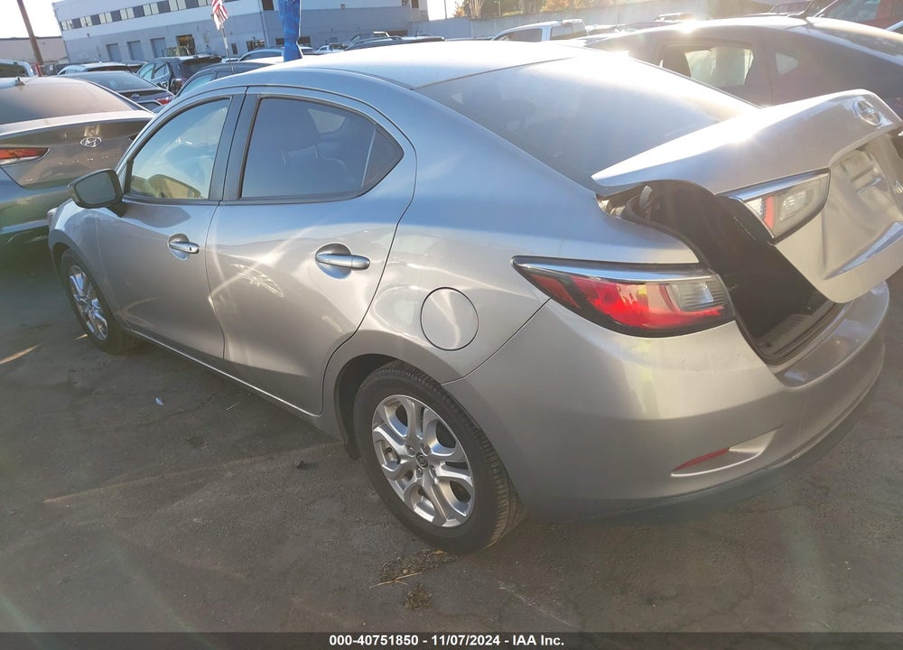 2016 SCION IA VIN: 3MYDLBZV0GY121910