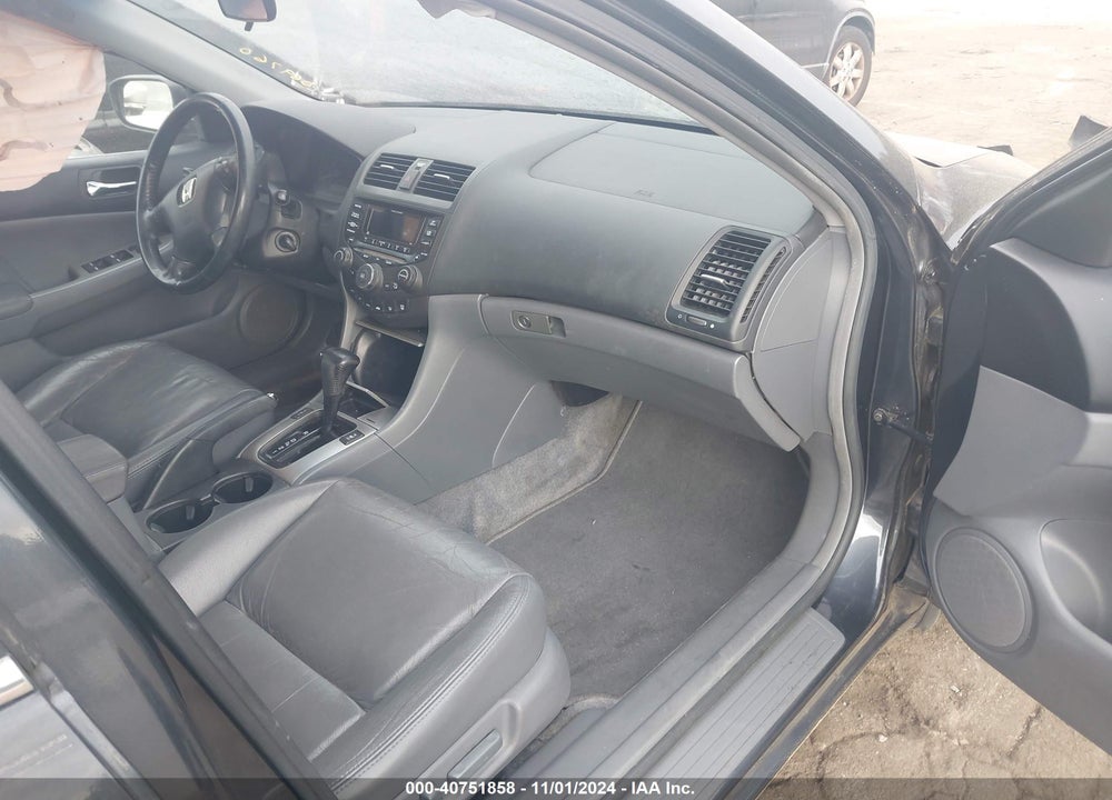 2005 HONDA ACCORD 3.0 EX VIN: 1HGCM66515A069760