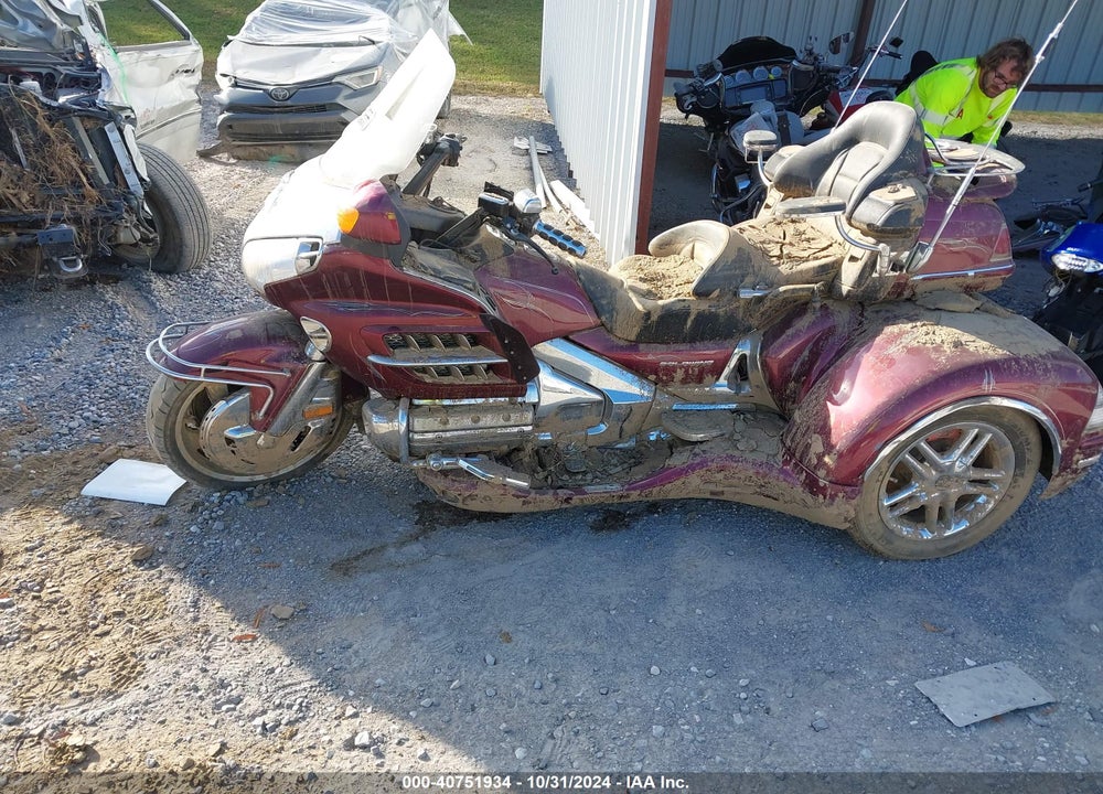 2005 HONDA GL1800 VIN: 1HFSC47085A401977