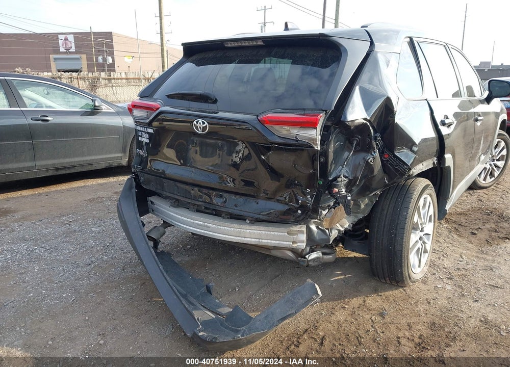 2021 TOYOTA RAV4 XLE PREMIUM VIN: 2T3A1RFV7MC155429