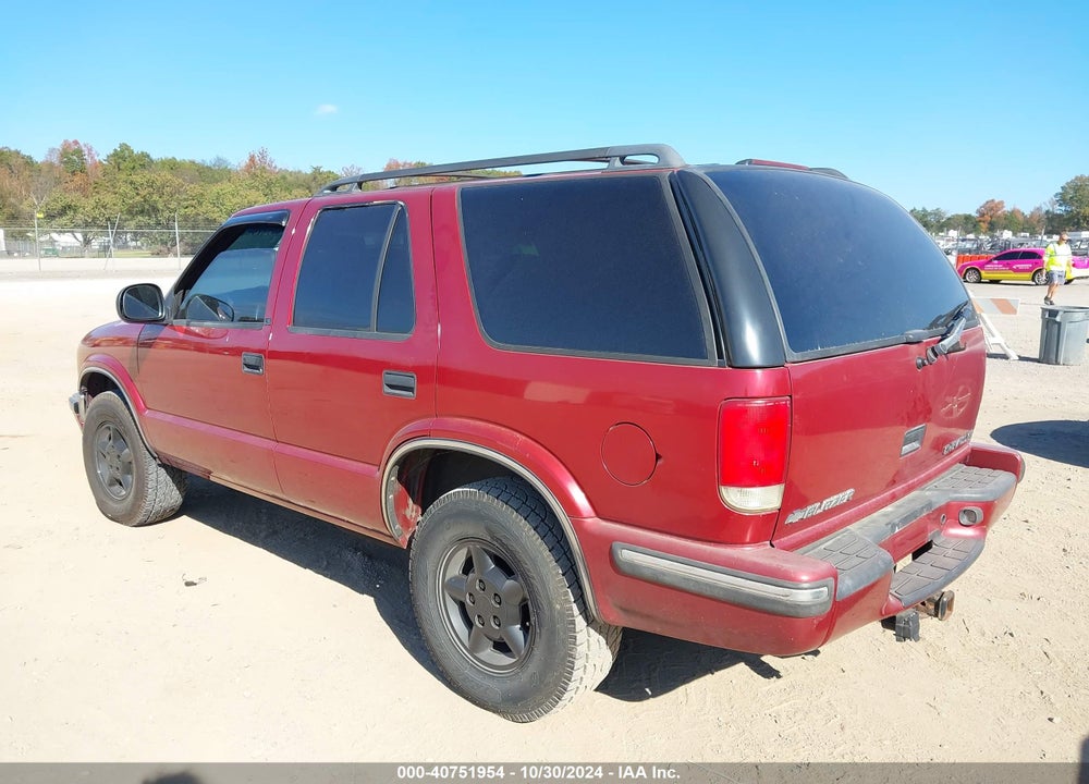 1998 CHEVROLET BLAZER LS VIN: 1GNDT13W7W2135429